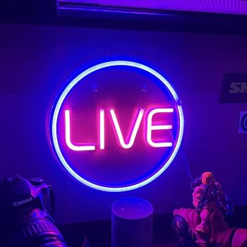 LIVE Neon Signs Lights, LED Live On Air Neon Lights, Round Led Sign Lights for Gamers - Cool Live Streaming/Recording Sign for Studio, Wall, Bedroom, Game Room Decor