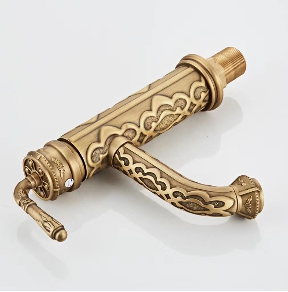 Vintage Bathroom Sink Mixer Faucet, 360 Swivel Spout Retro Monobloc Washroom Basin Taps, Antique Water Tap Single Handle One Hole Deck Mounted with Hot and Cold Hose 2025 - CAD $111.99 –P4