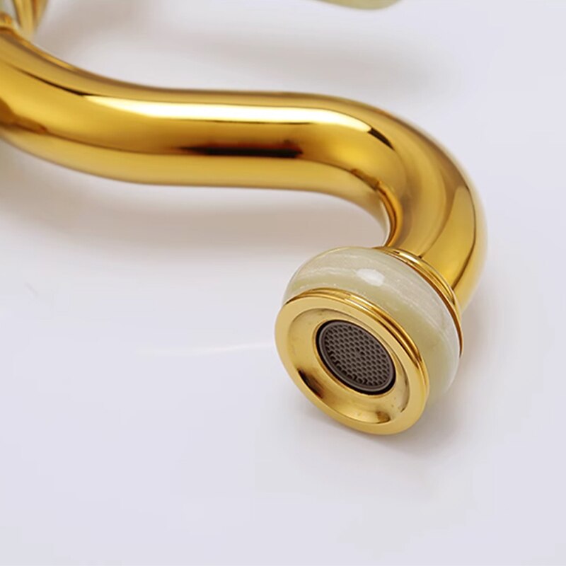 Bathroom Sink Faucet Mixer Basin Tap, Brass Single Handle with Hot and Cold Hose- Rotatable / Classic Electroplated Centerset Single Handle One HoleBath Taps 2025 - CAD $103.99 –P3