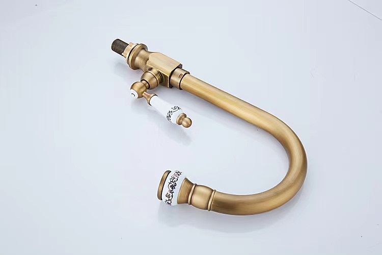 Kitchen Sink Faucet Retro Brass 360 ° Swivel Single Handle Cold Taps One Hole Lever Ceramic Valve Tap Antique Vintage Bronze 2025 - CAD $79.99 –P4