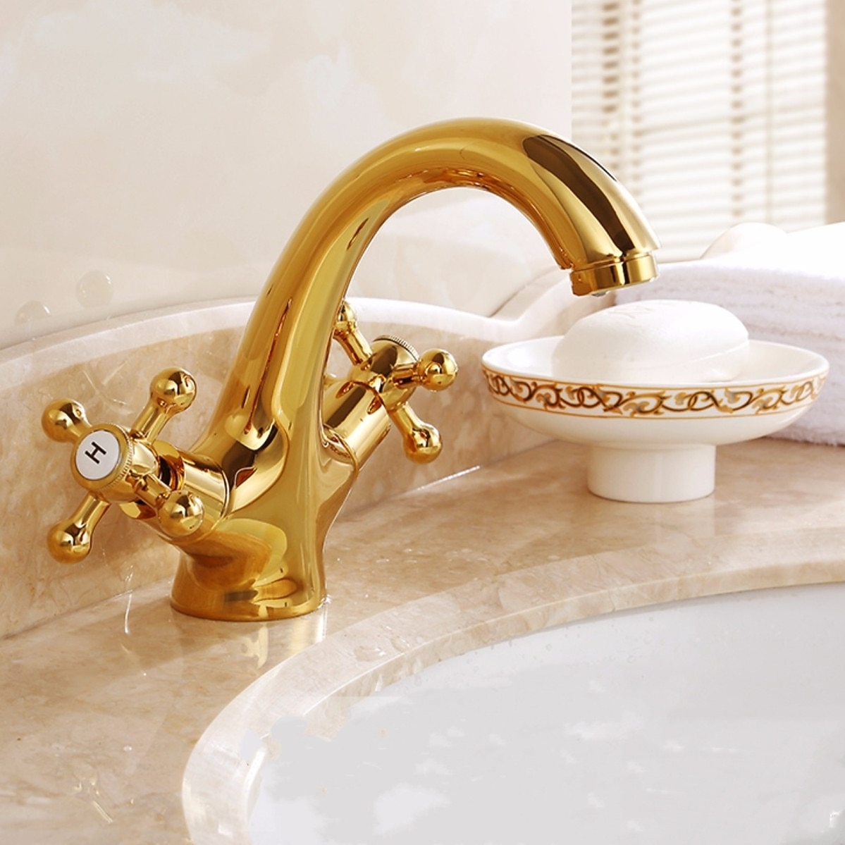Antique Brass Bathroom Sink Faucet,Centerset  Two Handles One Hole Bath Taps with Hot and Cold Switch and Ceramic Valve 2025 - CAD $87.99 –P4