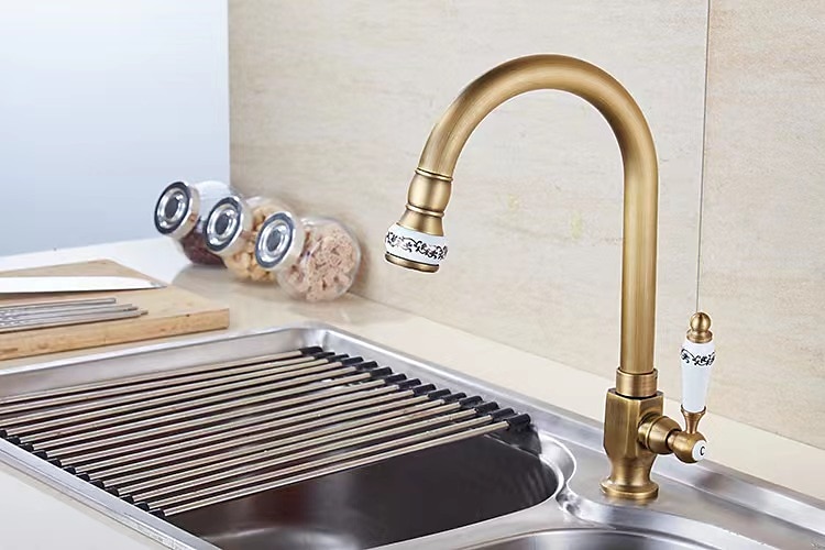 Kitchen Sink Faucet Retro Brass 360 ° Swivel Single Handle Cold Taps One Hole Lever Ceramic Valve Tap Antique Vintage Bronze 2025 - CAD $79.99 –P2