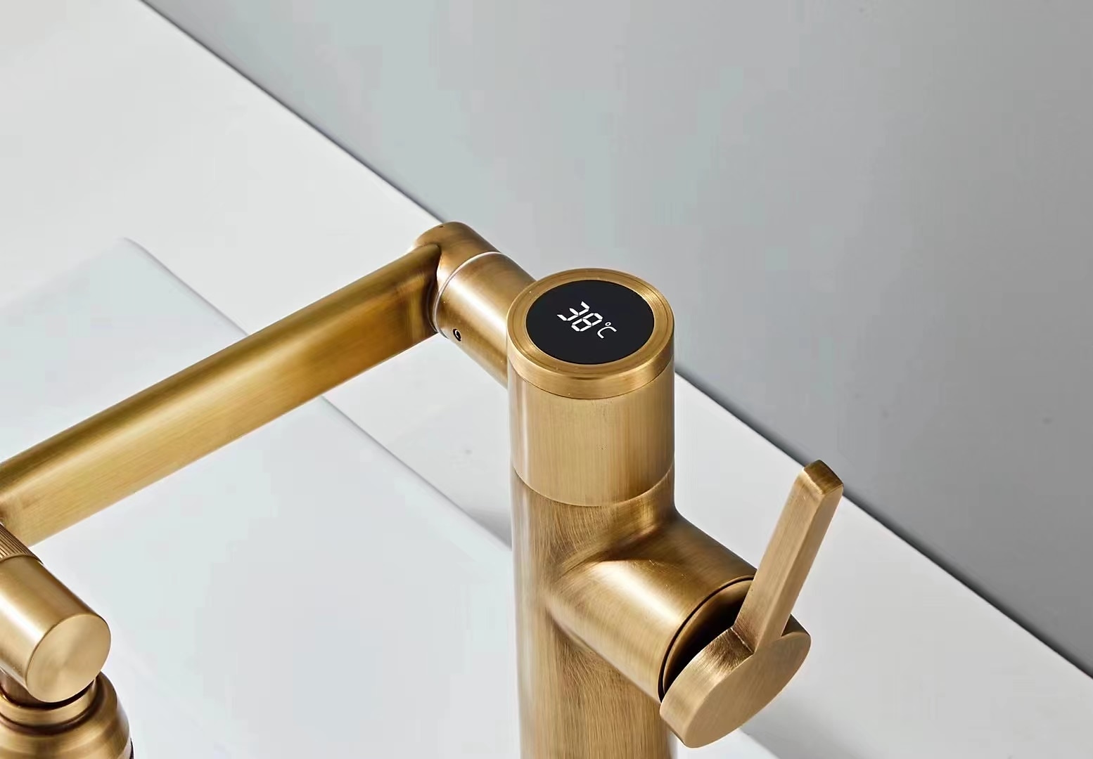Foldable Bathroom Sink Mixer Faucet LED Displayer, Vintage 360 Swivel Spout Rotatable Wash Basin Tap, Brass Retro Single Handle One Hole with Cold and Hot Water Hose 2025 - CAD $135.99 –P2