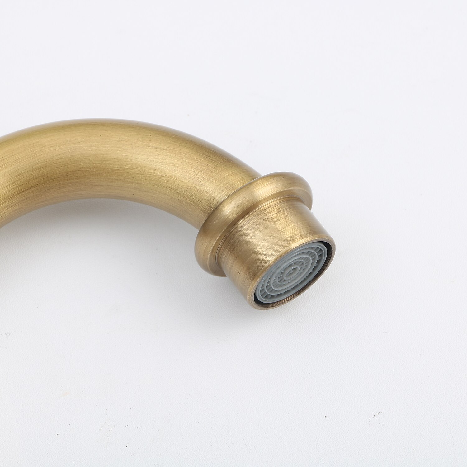 Single Handle Kitchen Faucet Antique Brass One Hole Rotatable Standard Spout/Tall/High Arc Brass Antique/COD Kitchen Faucet with Supply Lines / Adjustable to Cold and Hot Water 2025 - CAD $79.99 –P6
