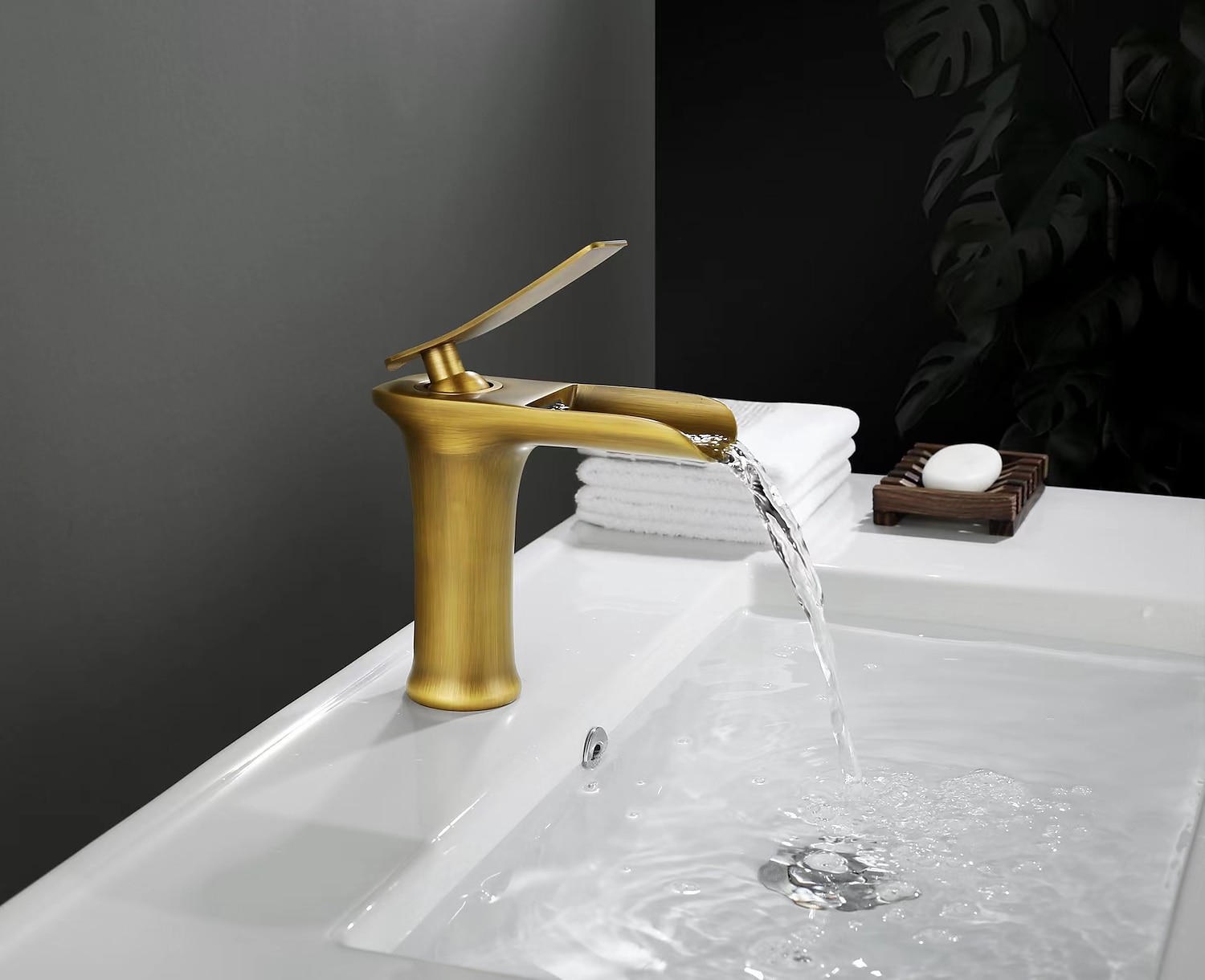 Waterfall Bathroom Sink Mixer Faucet 4.7" Spout, Mono Wash Basin Single Handle Basin Taps Washroom with Hot and Cold Hose, Monobloc Vessel Water Brass Tap Deck Mounted 2025 - CAD $87.99 –P9