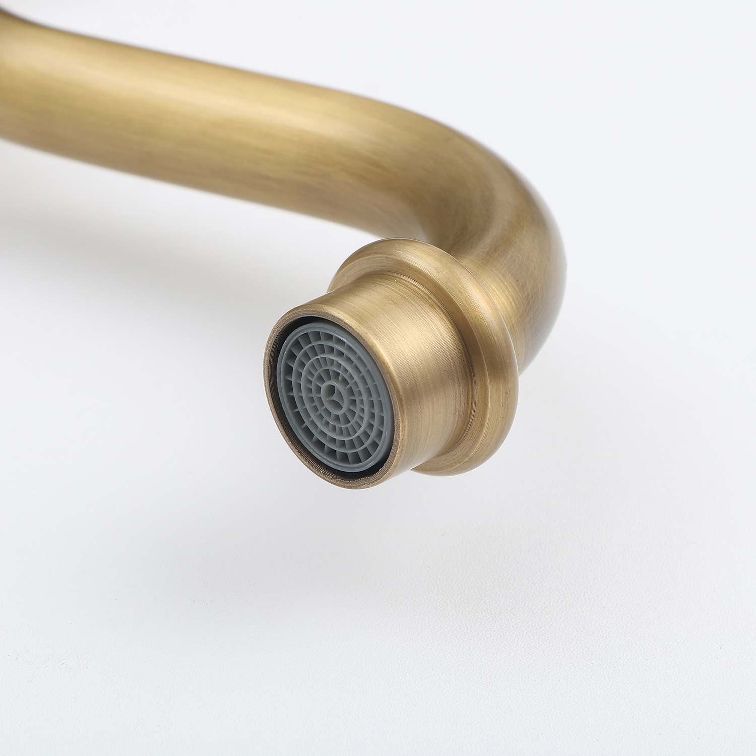 Single Handle Kitchen Faucet Antique Brass One Hole Rotatable Standard Spout/Tall/High Arc Brass Antique/COD Kitchen Faucet with Supply Lines / Adjustable to Cold and Hot Water 2025 - CAD $79.99 –P12